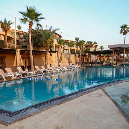 O Beach Hotel & Resort Sweimeh エクステリア 写真