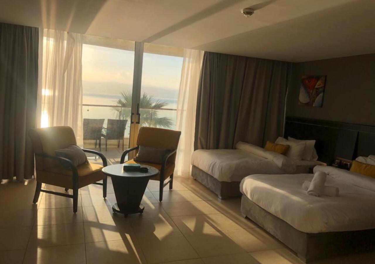 O Beach Hotel & Resort Sweimeh エクステリア 写真