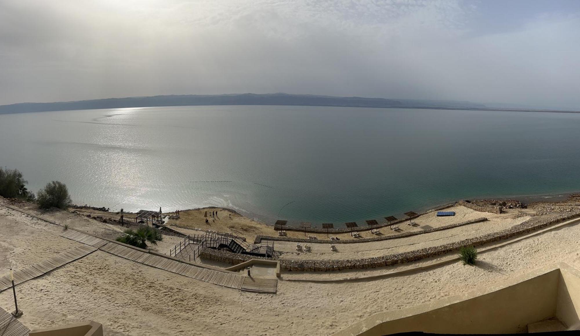 O Beach Hotel & Resort Sweimeh エクステリア 写真