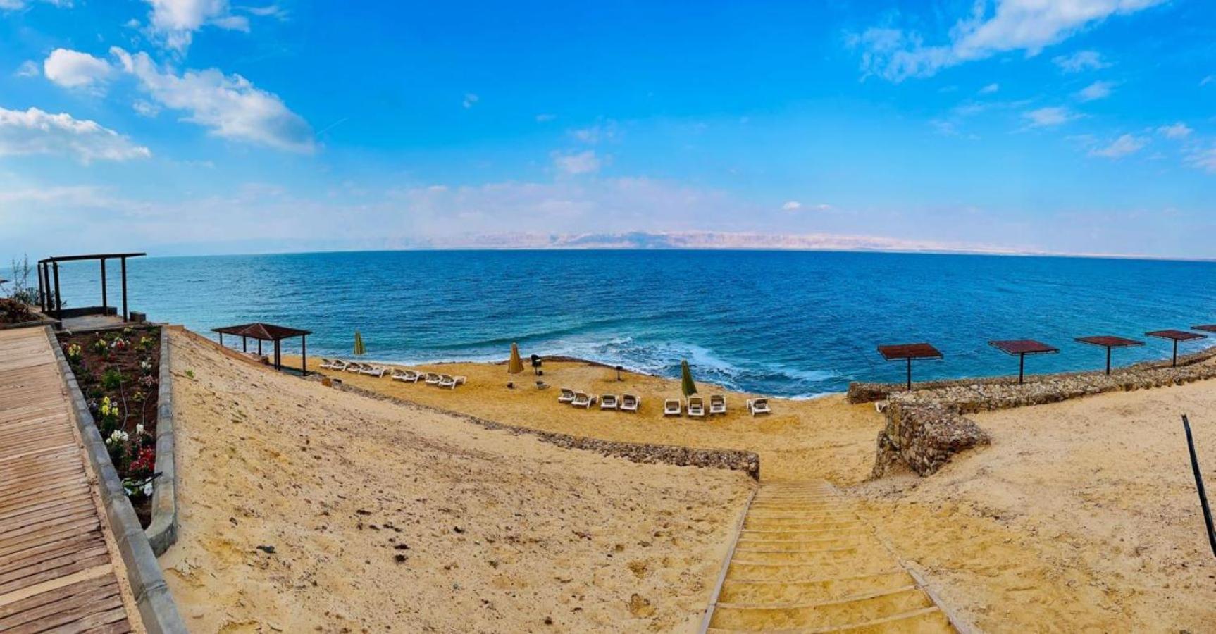 O Beach Hotel & Resort Sweimeh エクステリア 写真