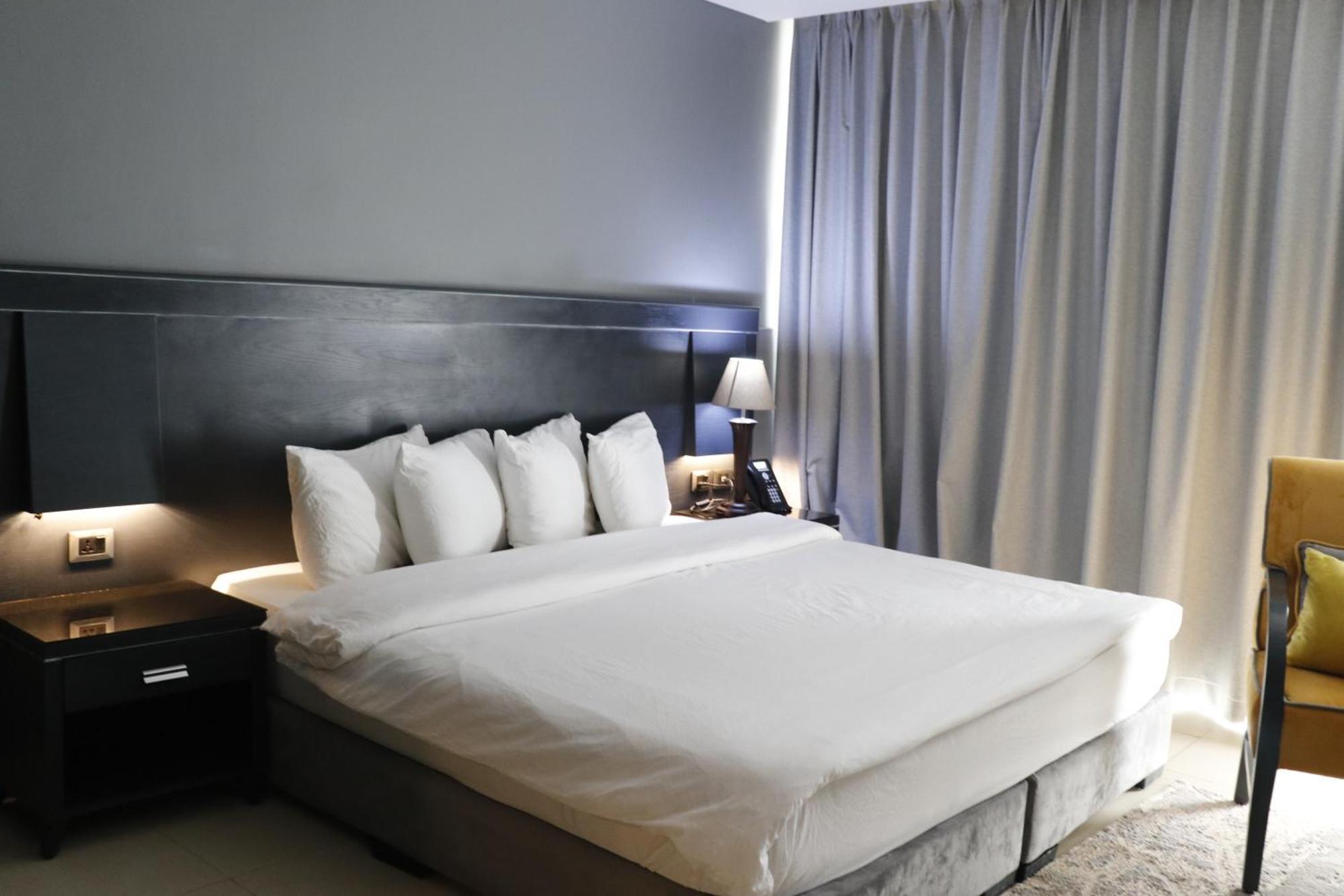 O Beach Hotel & Resort Sweimeh エクステリア 写真