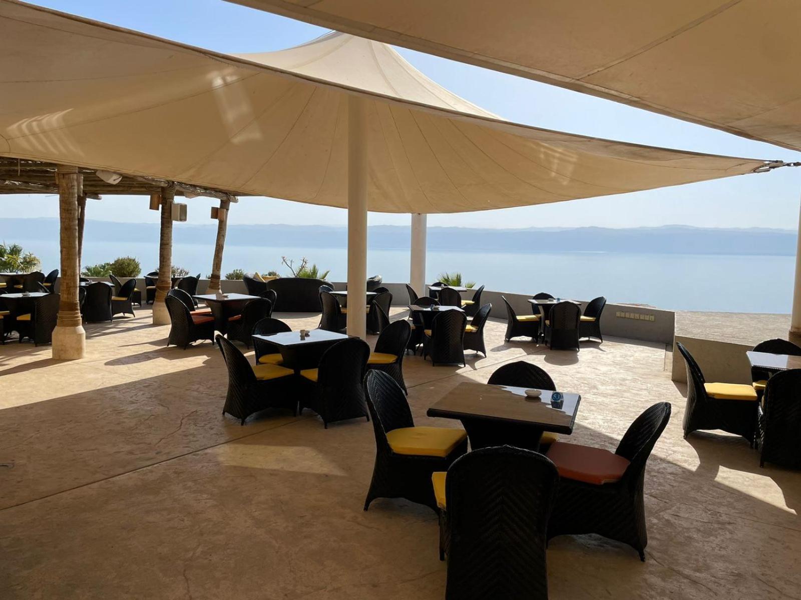 O Beach Hotel & Resort Sweimeh エクステリア 写真